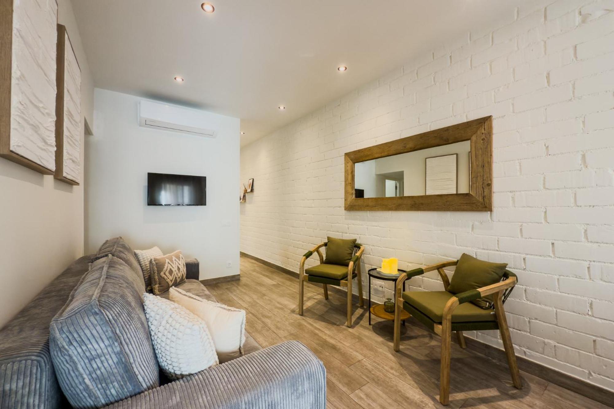 Novus Homes Barcelona Santa Eulalia L'Hospitalet de Llobregat Exterior foto